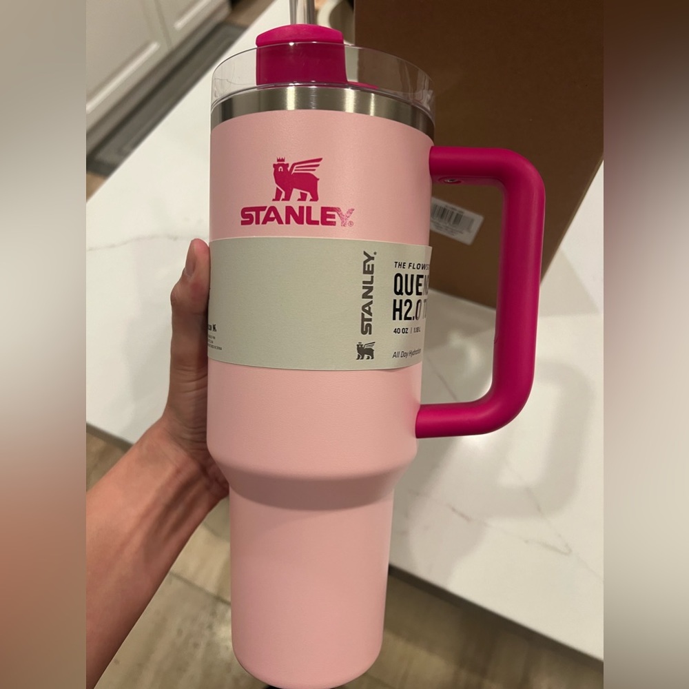 NWT JUST RELEASED Stanley Quencher H2.0
FlowState Tumbler 40oz, Flamingo